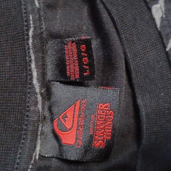 Quicksilver Limited Edition Stranger Things  Camo Style Oversize T Shirt Men's L - Picture 3 of 6